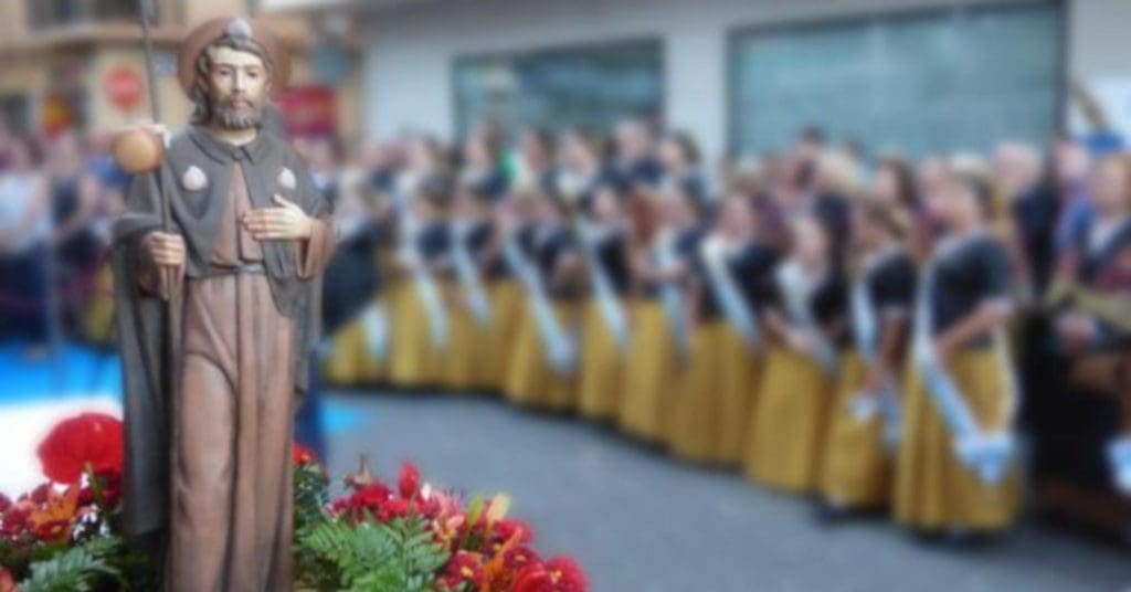 Benidorm las  Belleas en el día de San Isidro, dos décadas bailando la tradición