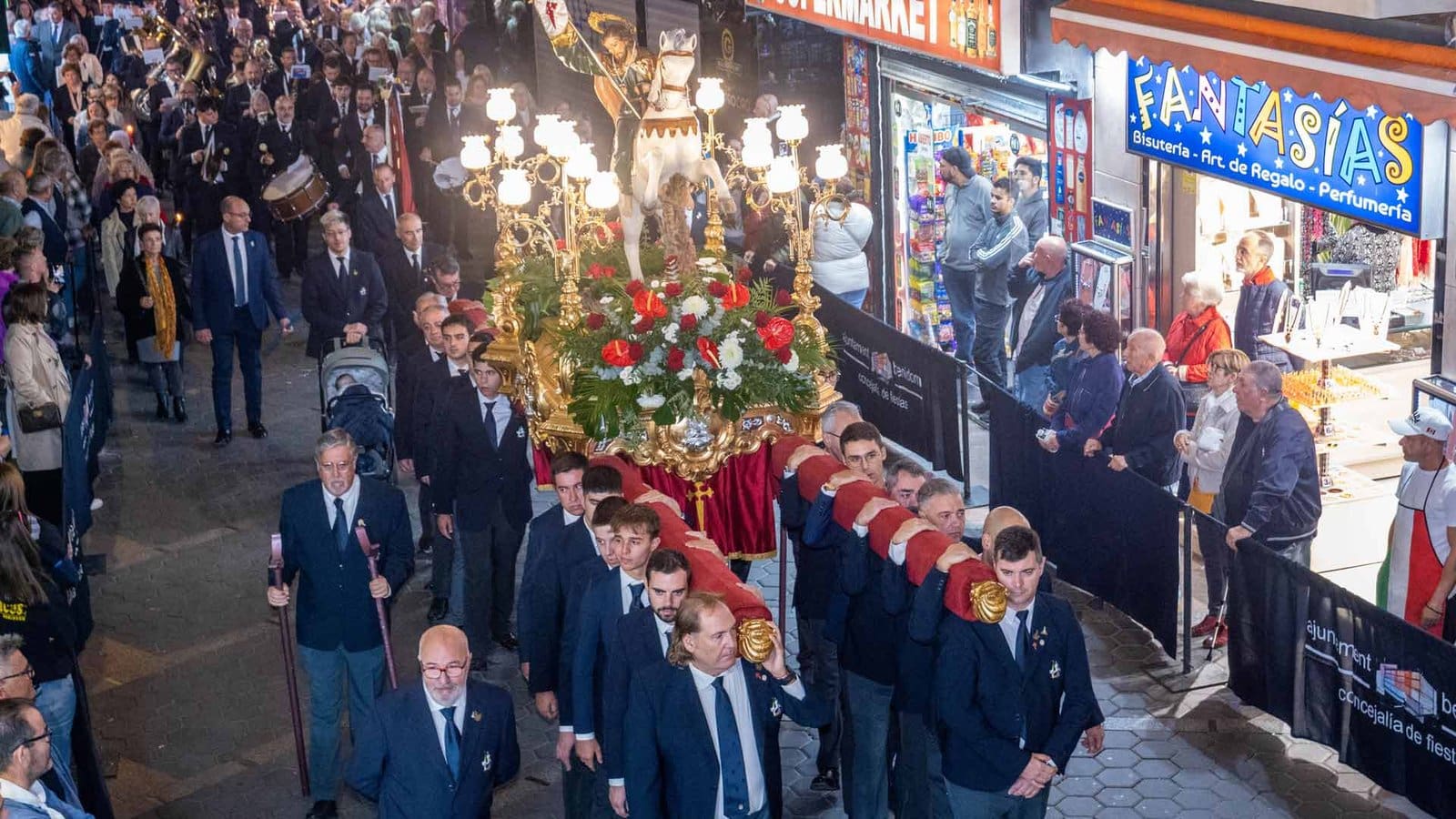SOLEMNE PROCESIÓN en honor a Santiago Apóstol