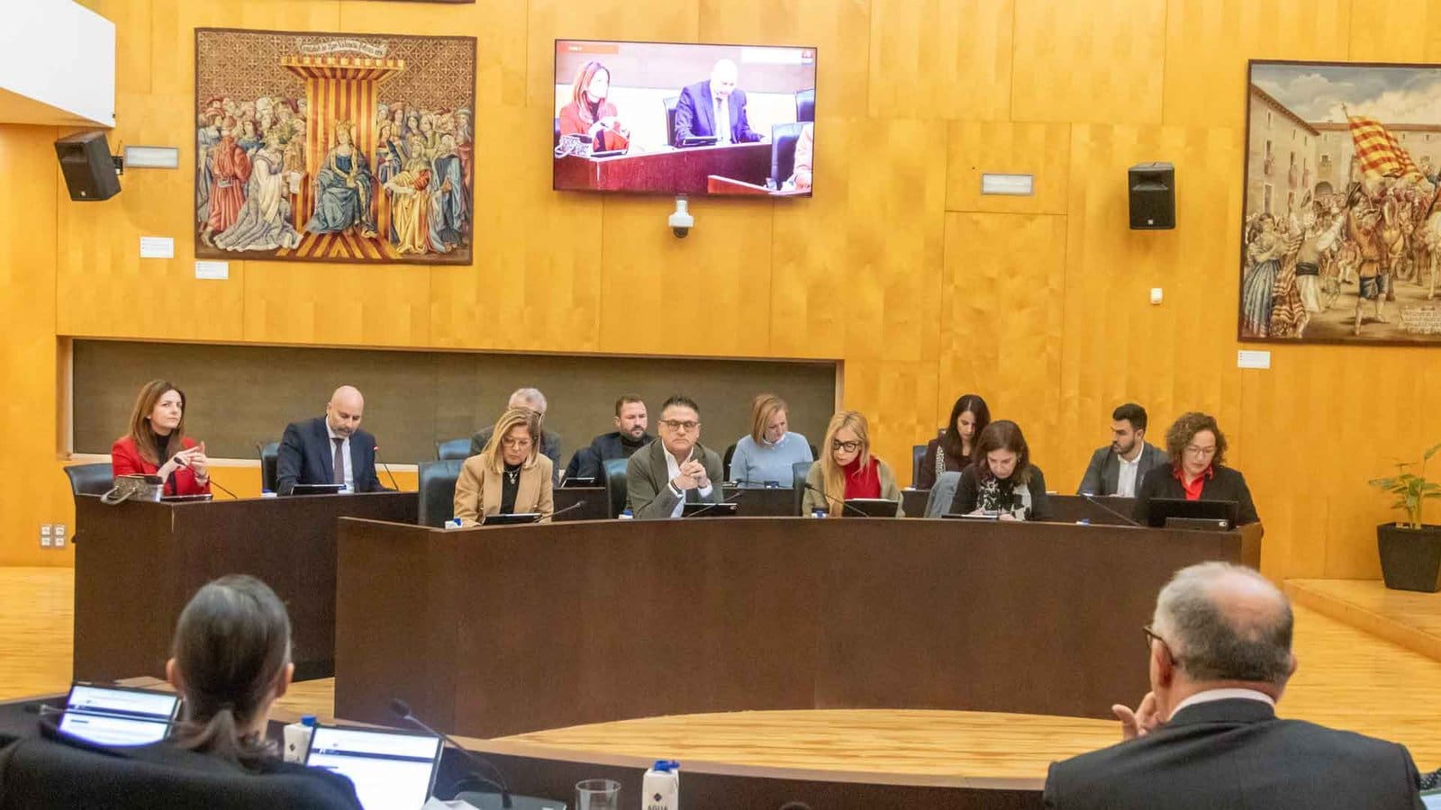 El pleno aprueba el proyecto básico y de ejecución del aparcamiento subterráneo de Jaime I, cuyas obras se prolongarán durante 15 meses El pleno aprueba el proyecto básico y de ejecución del aparcamiento subterráneo de Jaime I, cuyas obras se prolongarán durante 15 meses